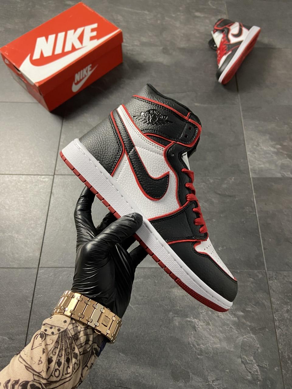 

Мужские кроссовки Nike Air Jordan Retro 1 Black White Red / Найк Аир Джордан Ретро 1 Черные Белые Красные 44, Черно-белый