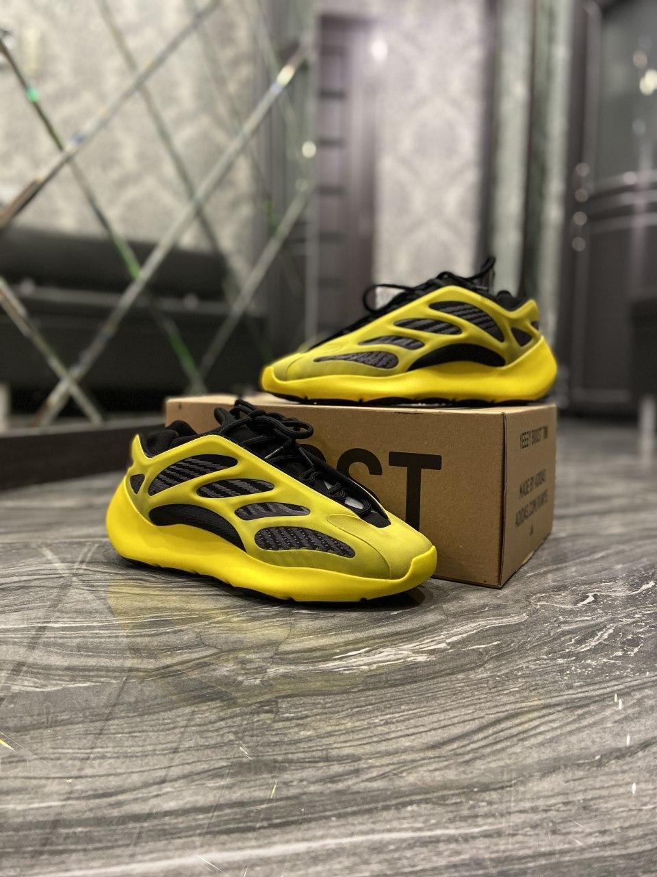 

Мужские кроссовки Adidas Yeezy Boost 700 V3 Yellow Black / Адидас Изи Буст 700 В3 Желтые 42, Желтый
