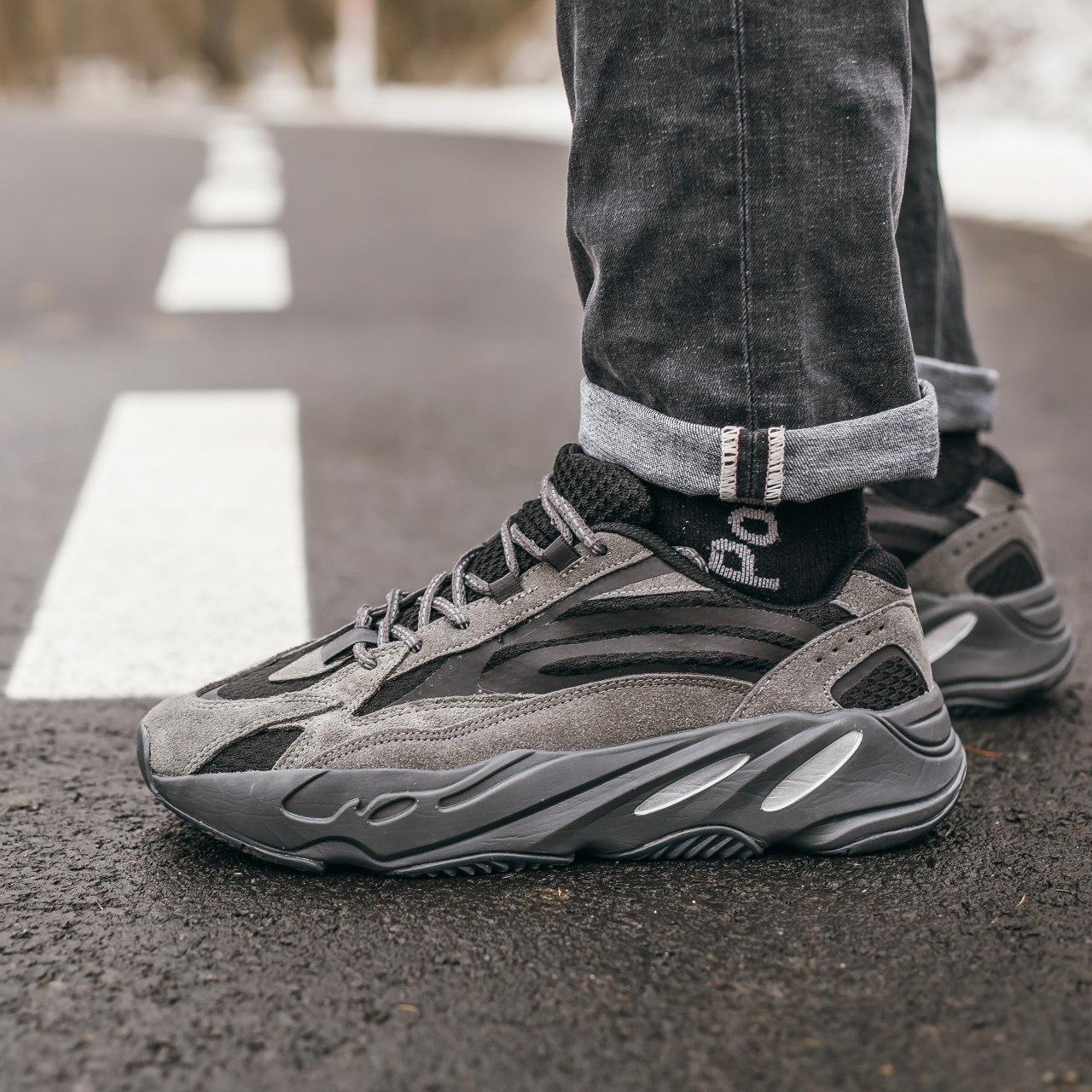 

Мужские кроссовки Adidas Yeezy Boost 700 Black / Адидас Изи Буст 700 Черные 44, Черный