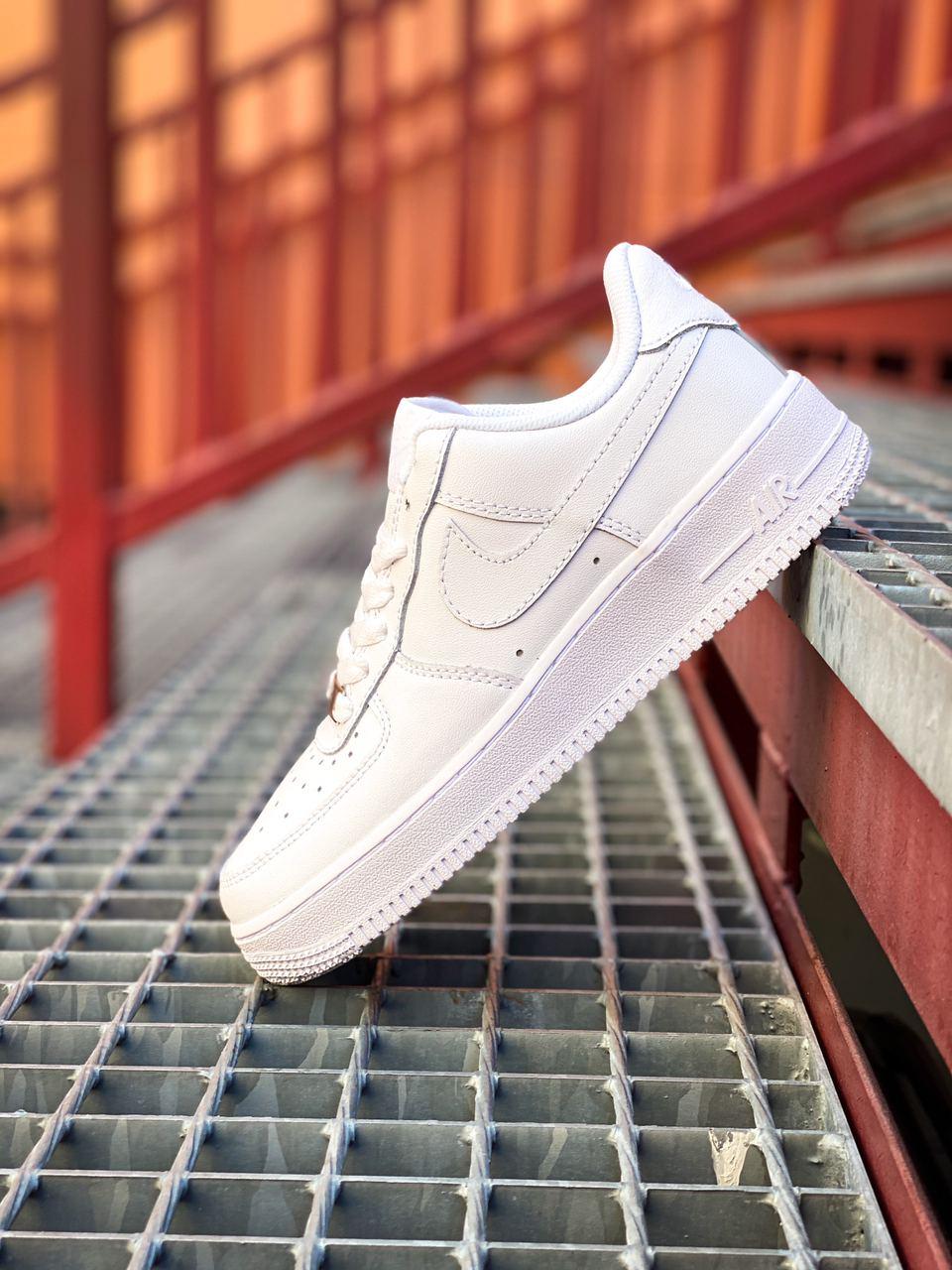 

Женские кроссовки Nike Air Force 1 Low White / Найк Аир Форс 1 Low Белые 38, Белый