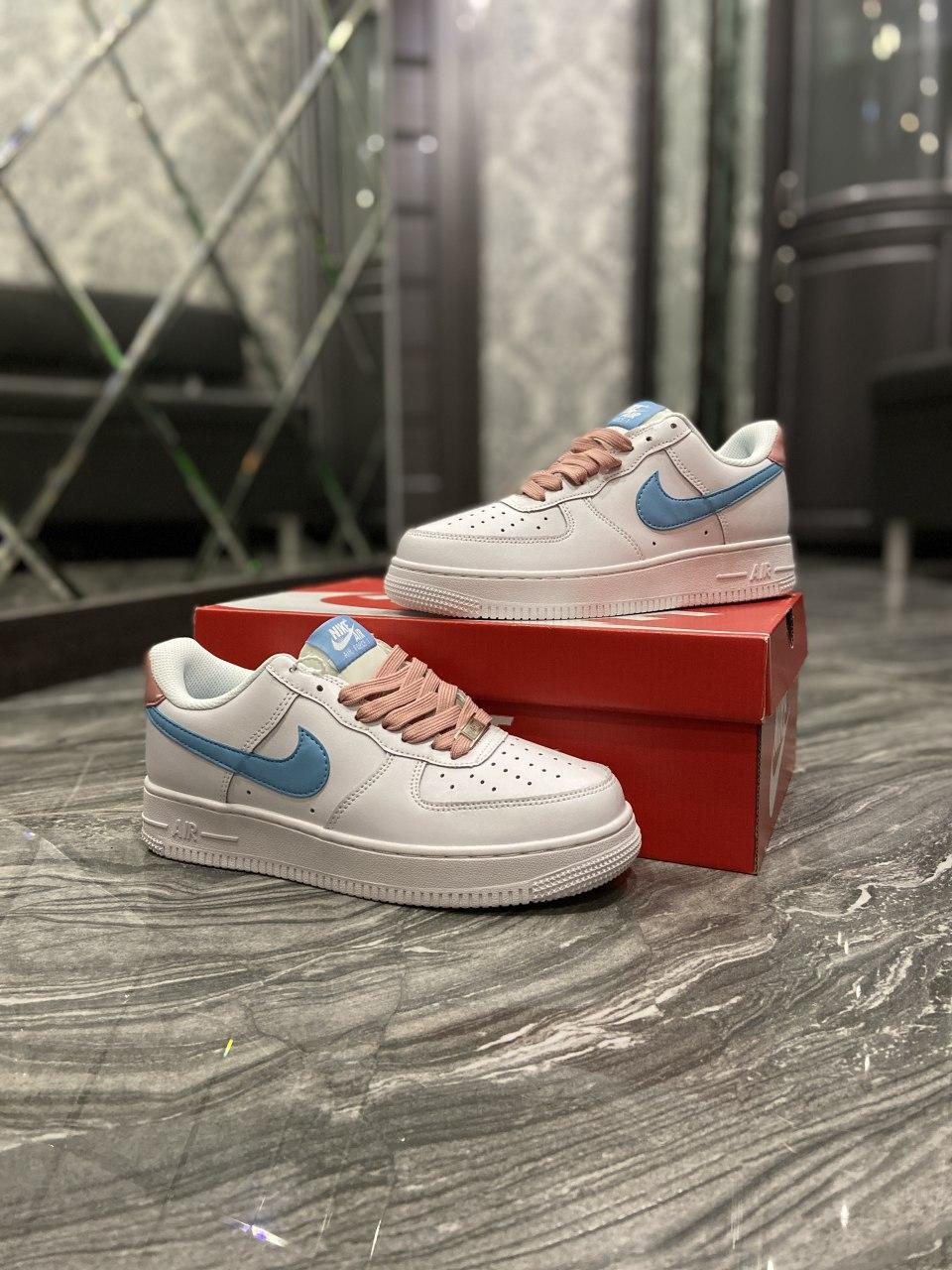 

Женские кроссовки Nike Air Force 1 Low White Blue / Найк Аир Форс 1 Low Белые Голубые, Белый