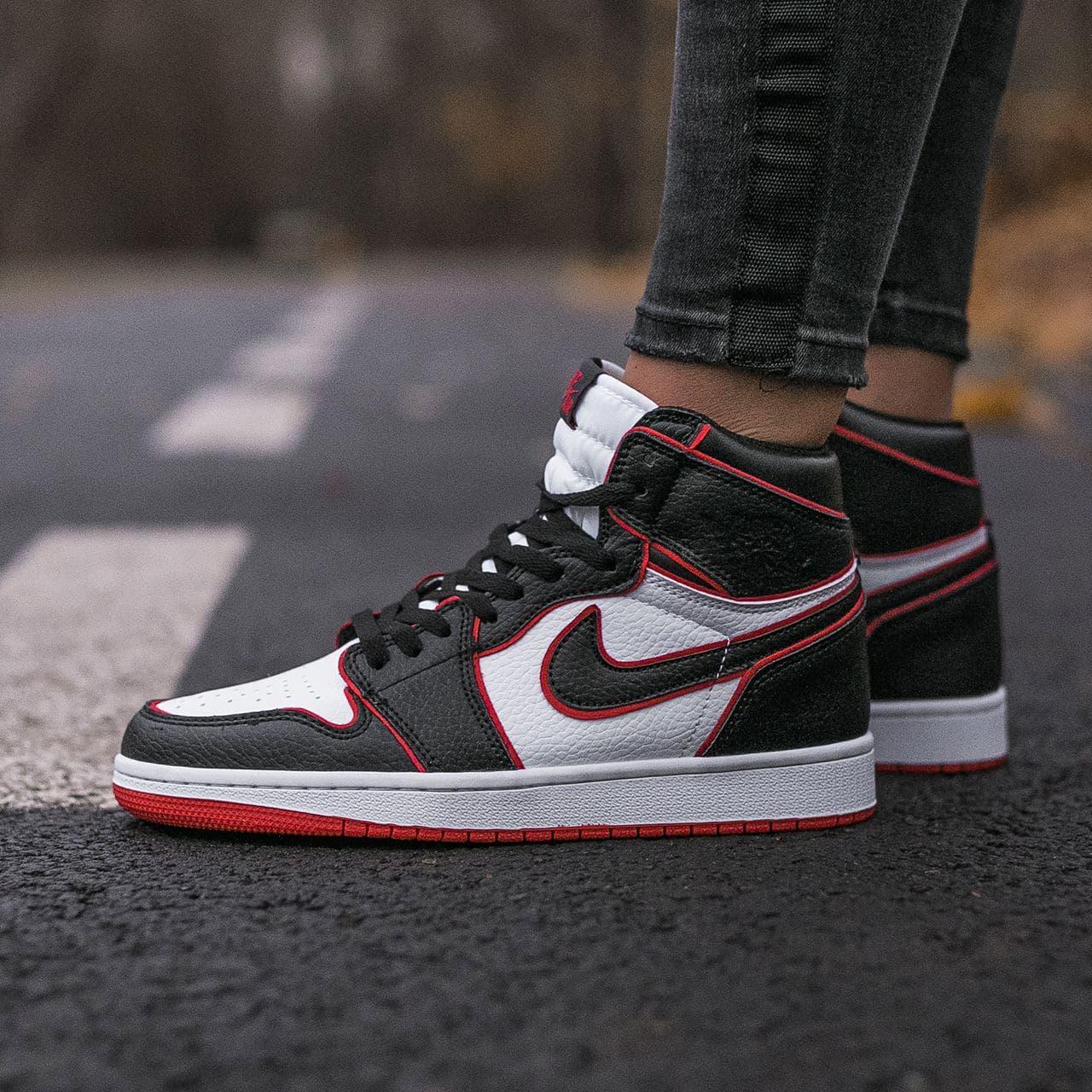 

Женские кроссовки Nike Air Jordan Retro 1 Black White Red / Найк Аир Джордан Ретро 1 Черные Белые Красные 40, Черно-белый