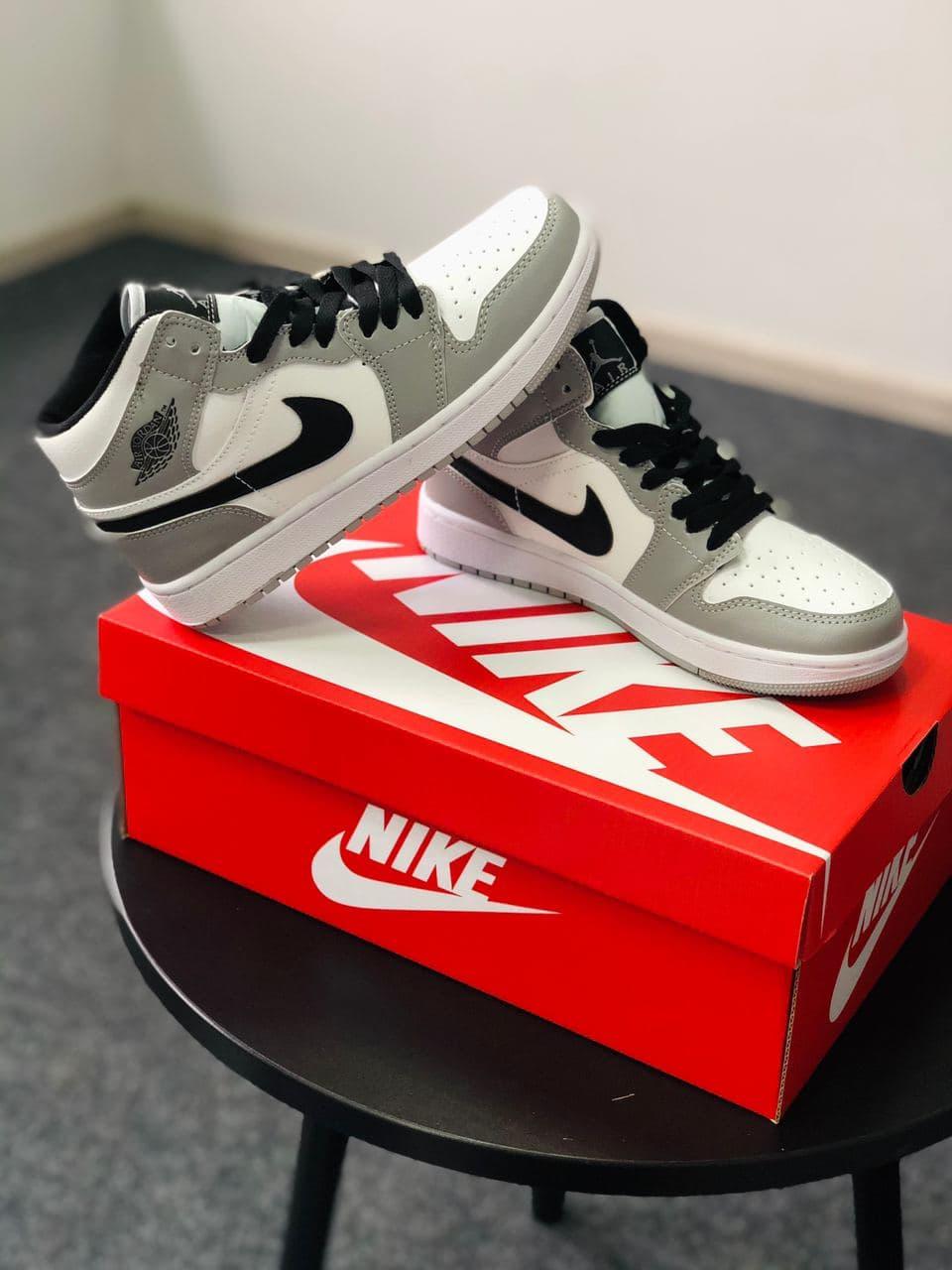 

Женские кроссовки Nike Air Jordan 1 Retro High Black Grey White / Найк Аир Джордан 1 Ретро Черные Белые Серые 38, Черный