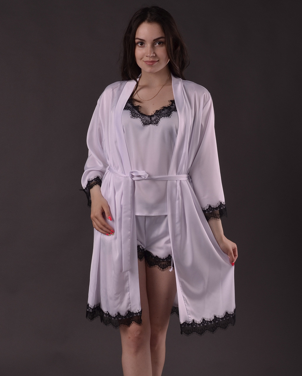 

Комплект пижамы (шорты, маечка, халат) кружево Шантильи шелк Армани S(42-44) Белый