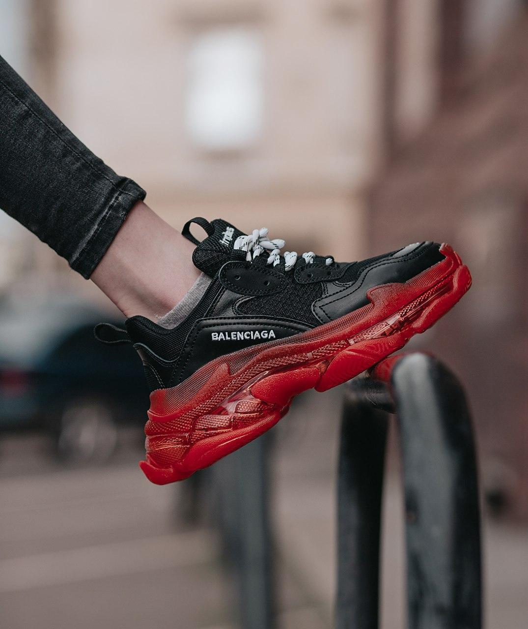 

Женские кроссовки Balenciaga Triple S Clear Sole Black/Red / Баленсиага Трипл С Черные Красные, Черный