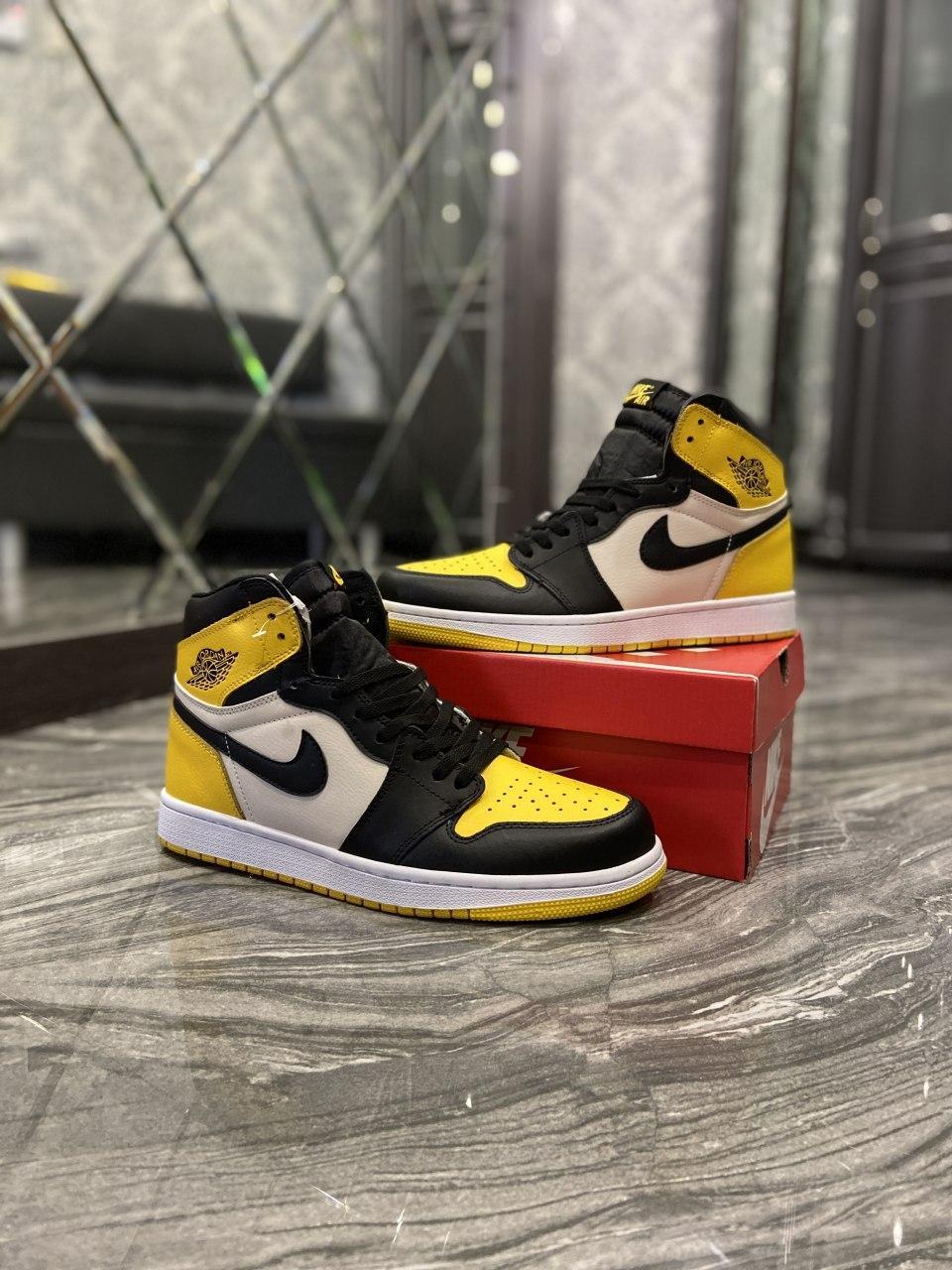 

Мужские кроссовки Nike Air Jordan 1 “Yellow Black” / Найк Аир Джордан 1 Желтые/Черные 40