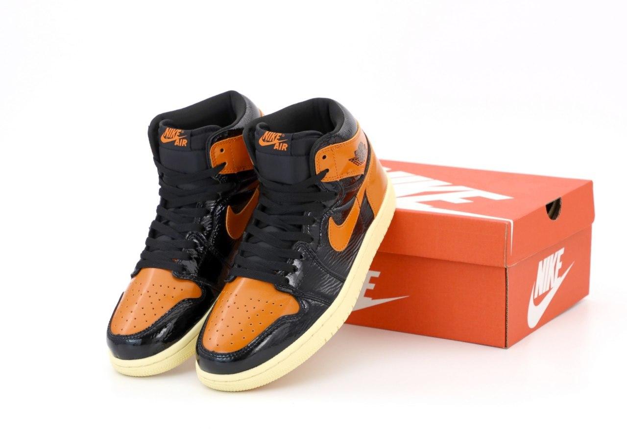 

Мужские кроссовки Nike Air Jordan 1 Retro High Orange Black / Найк Аир Джордан 1 Ретро Хай Оранжевые Черные 42, Красный