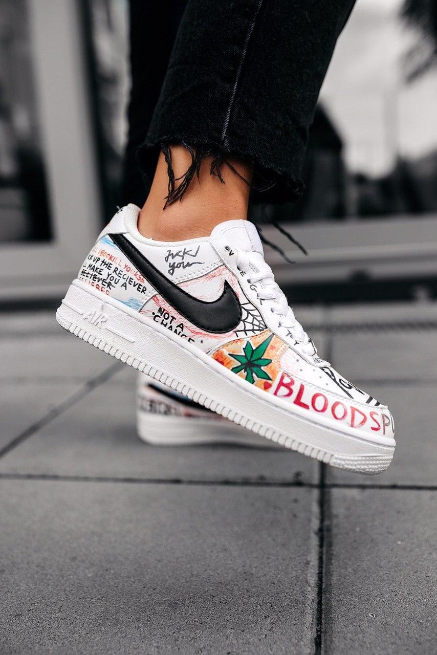 

Женские кроссовки Nike Air Force 1 Low Graffiti / Найк Аир Форс 1 Лоу Разноцветные, Разные цвета