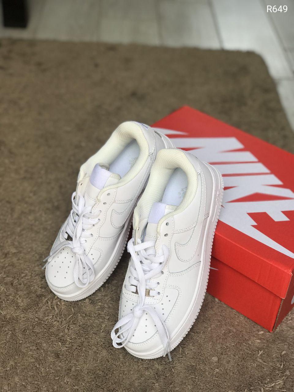 

Женские кроссовки Nike Air Force 1 Low White / Найк Аир Форс 1 Low Белые 38, Белый