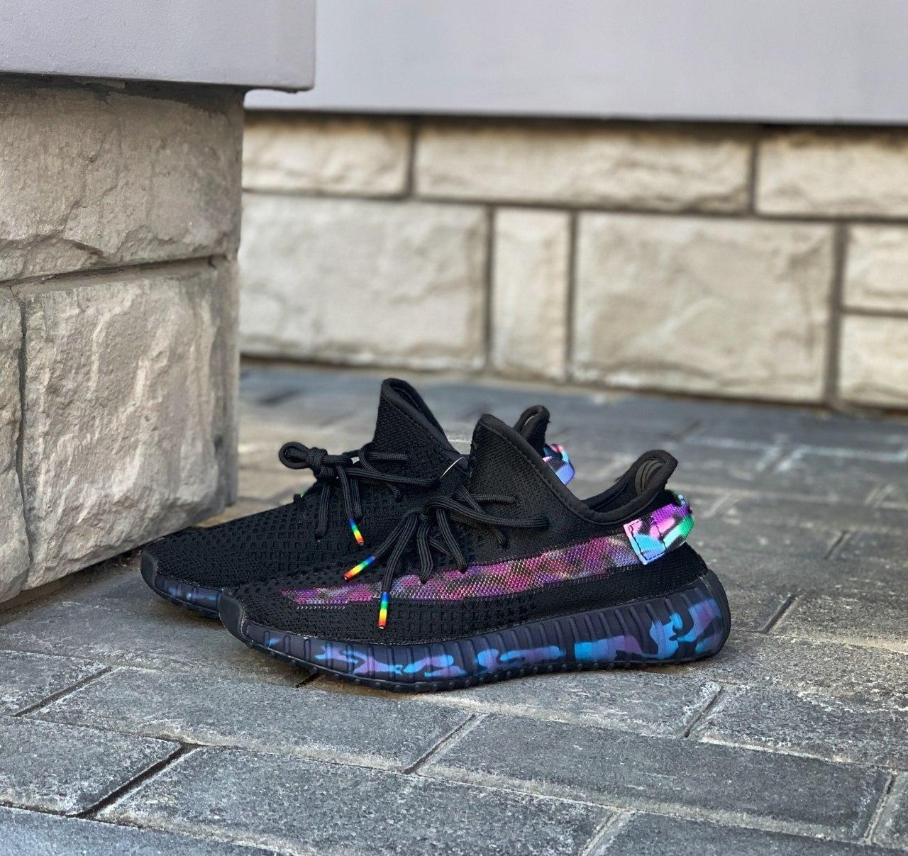 

Мужские кроссовки Adidas Yeezy Boost 350 V2 Black Blue Camo / Адидас Изи Буст 350 Черные Синие Камуфляж 44, Черный
