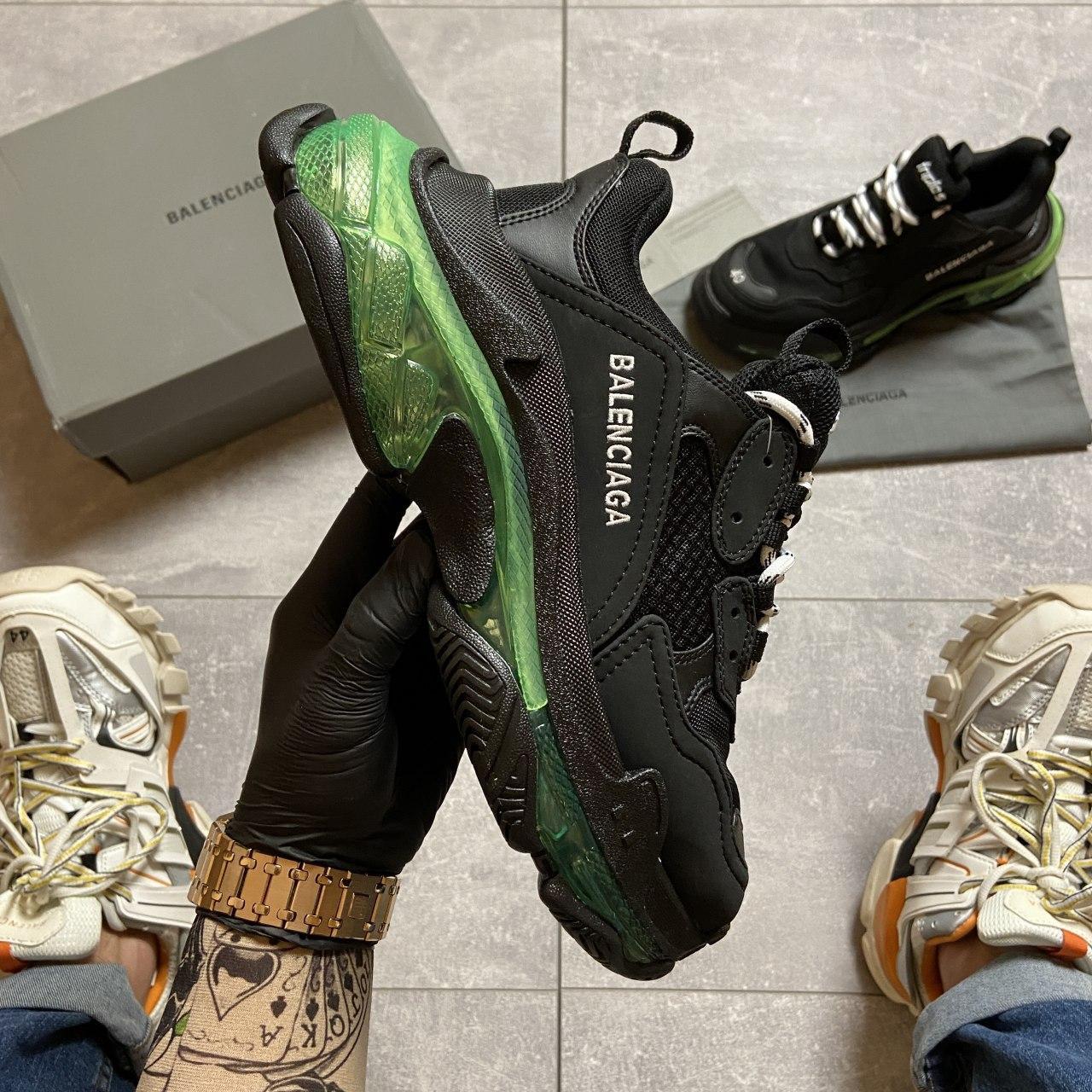 

Женские кроссовки Balenciaga Triple S Clear Sole Black Green / Баленсиага Трипл С Черные Зеленые, Черный