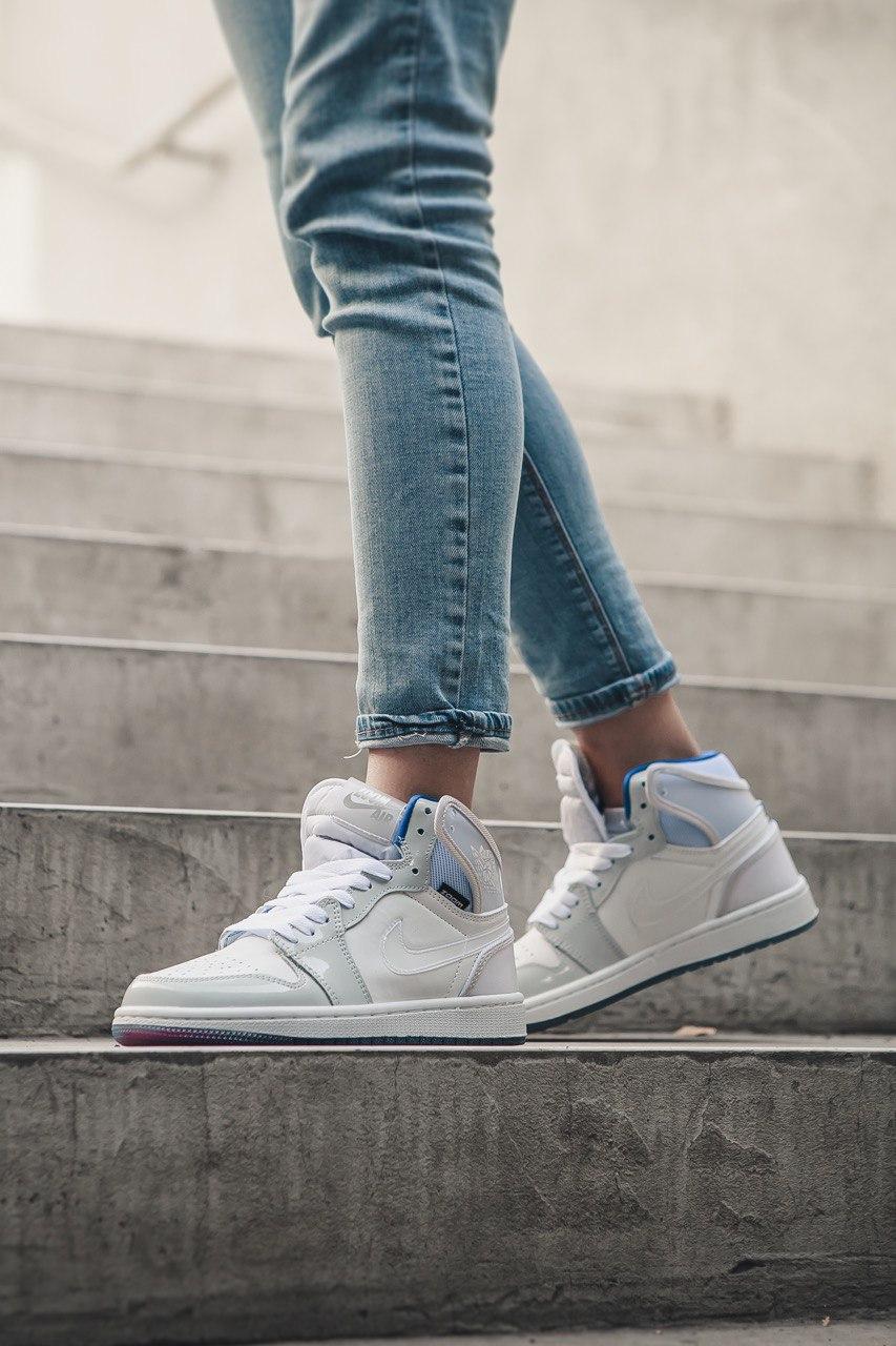 

Женские кроссовки Nike Air Jordan 1 Retro White / Найк Аир Джордан 1 Ретро Белые, Белый