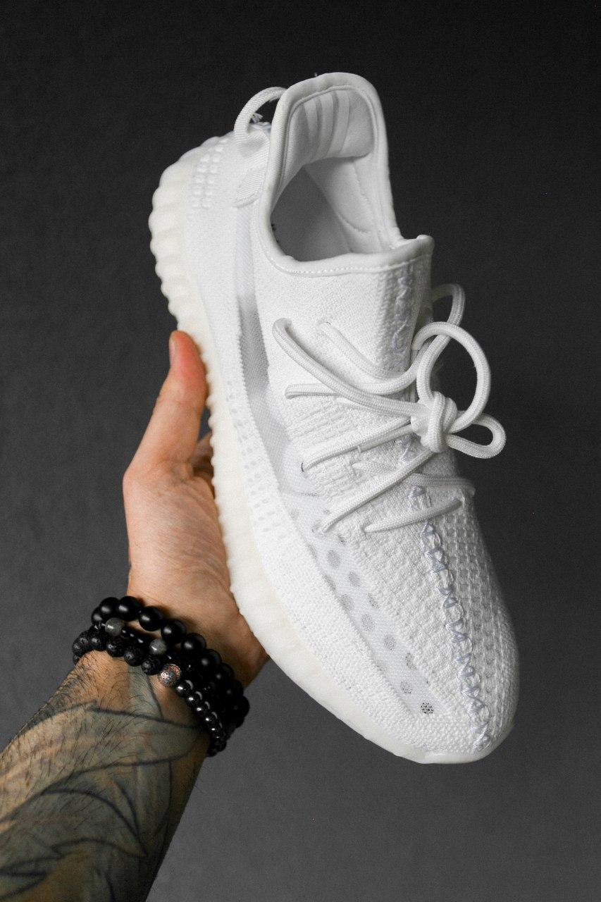 

Мужские кроссовки Adidas Yeezy Boost 350 v2 "Triple/White" / Адидас Изи Буст 350 в2 Белые 42, Белый