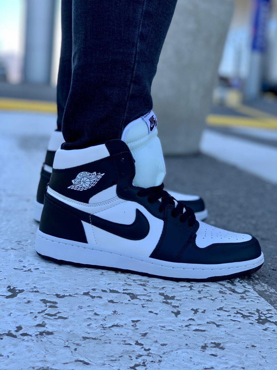 

Женские кроссовки Nike Air Jordan 1 Retro High Black White / Найк Аир Джордан 1 Ретро Хай Черные Белые, Черно-белый