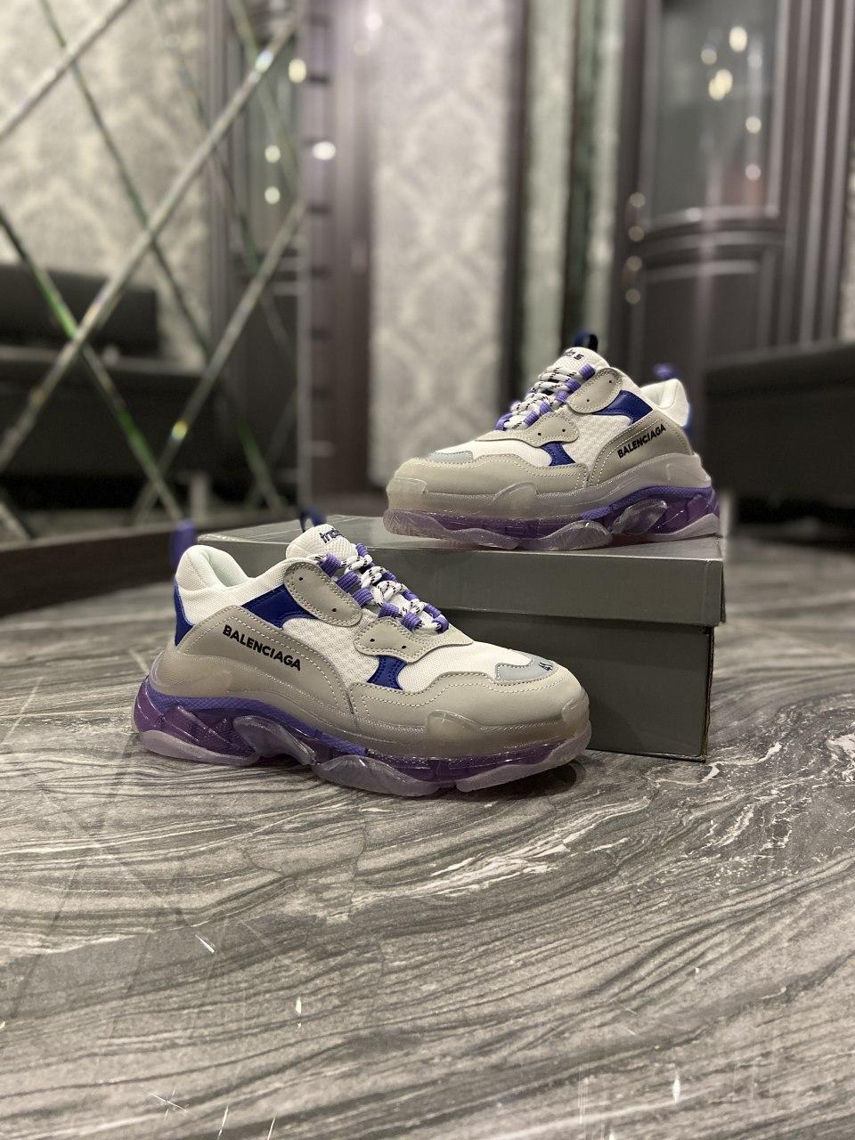 

Женские кроссовки Balenciaga Triple S Clear Sole Violet White / Баленсиага Трипл С Фиолетовые Белые, Фиолетовый