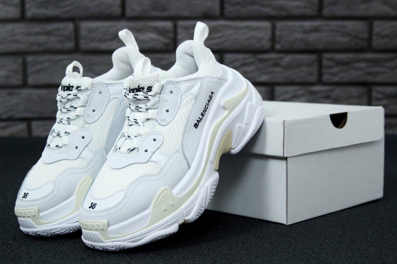 

Женские кроссовки Balenciaga Triple S White / Баленсиага Трипл С Белые 39, Белый