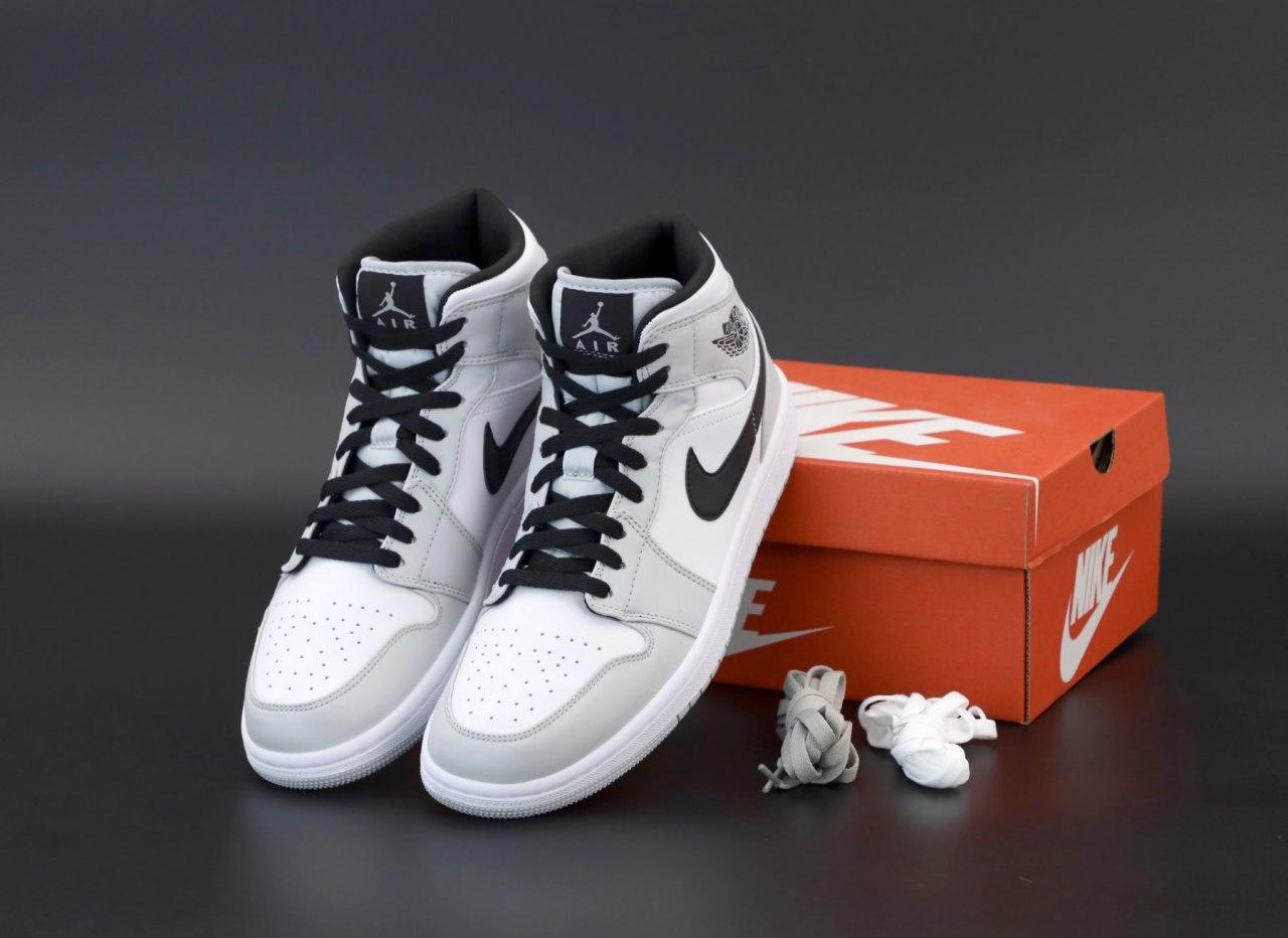 

Мужские кроссовки Nike Air Jordan 1 Retro High Grey White / Найк Аир Джордан 1 Ретро Хай Серые Белые 42, Серый