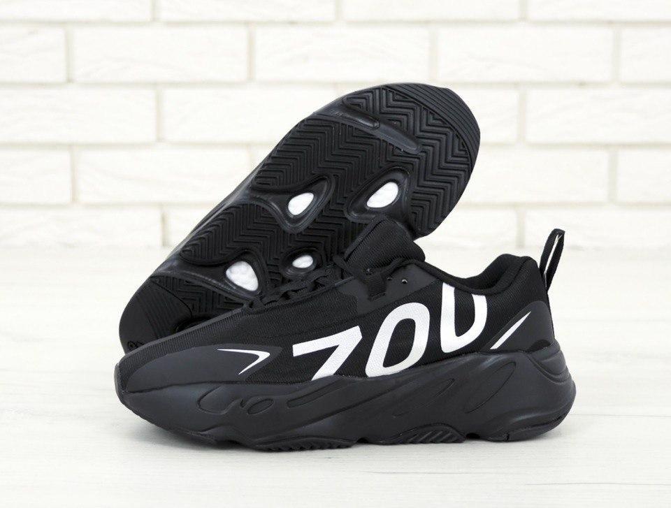 

Мужские кроссовки Adidas Yeezy Boost 700 Black White / Адидас Изи Буст 700 Черные Белые 43, Черно-белый