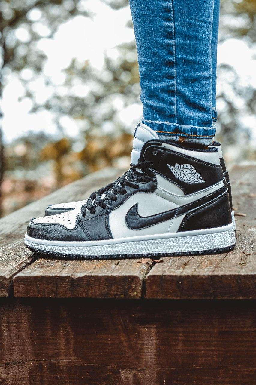 

Женские кроссовки Nike Air Jordan 1 Retro High Black White / Найк Аир Джордан 1 Ретро Хай Черные Белые, Черно-белый