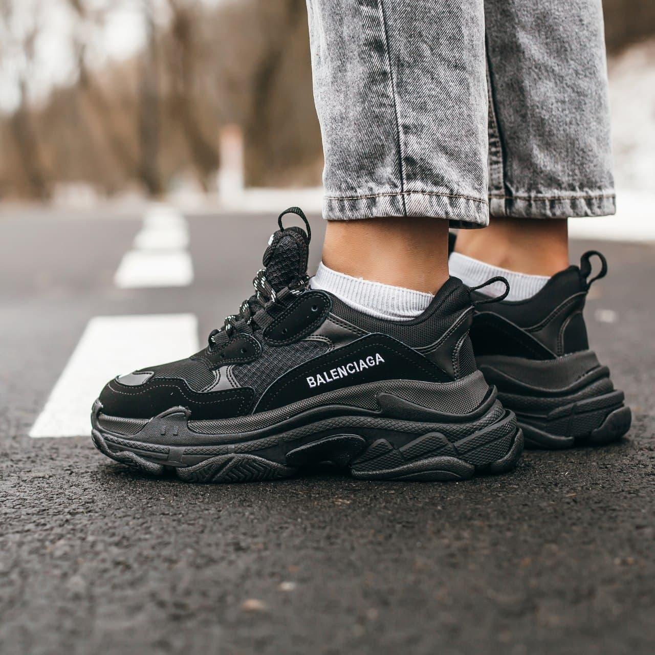 

Женские кроссовки Balenciaga Triple S Black / Баленсиага Трипл С Черные 38, Черный