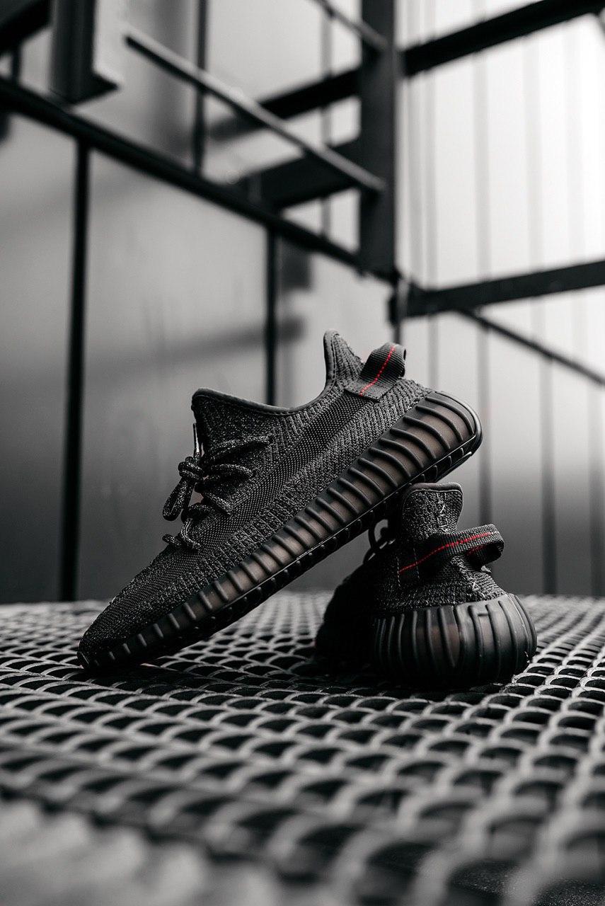 

Женские кроссовки Adidas Yeezy Boost 350 v2 Black / Адидас Изи Буст 350 в2 Черные, Черный