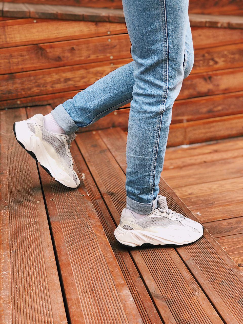 

Женские кроссовки Adidas Yeezy Boost 700 v2 "Static" / Адидас Изи 700 в2 Белые 37, Белый