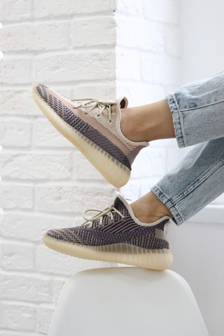 

Женские кроссовки Adidas Yeezy Boost 350 v2 Sand Taupe / Адидас Изи Буст 350 в2 Серо-коричневые 39, Бежевый