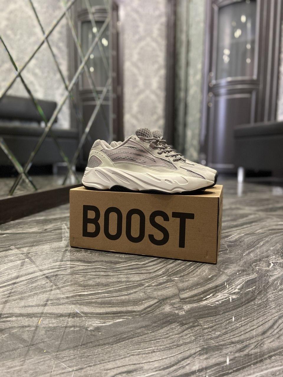 

Женские кроссовки Adidas Yeezy Boost 700 v2 "Static" / Адидас Изи 700 в2 Белые, Белый