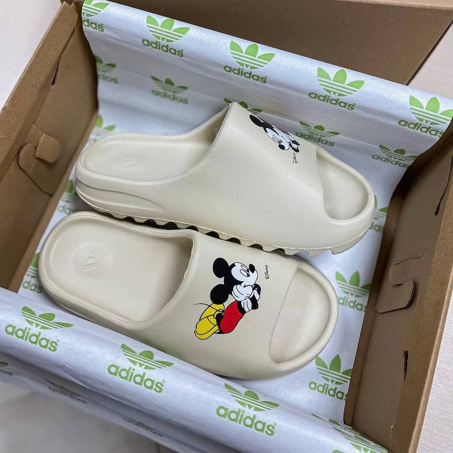 

Adidas Yeezy Slide Mickey Mouse White | сланцы мужские и женские (шлепки/шлепанцы); белые/кремовые; летние 39, Белый