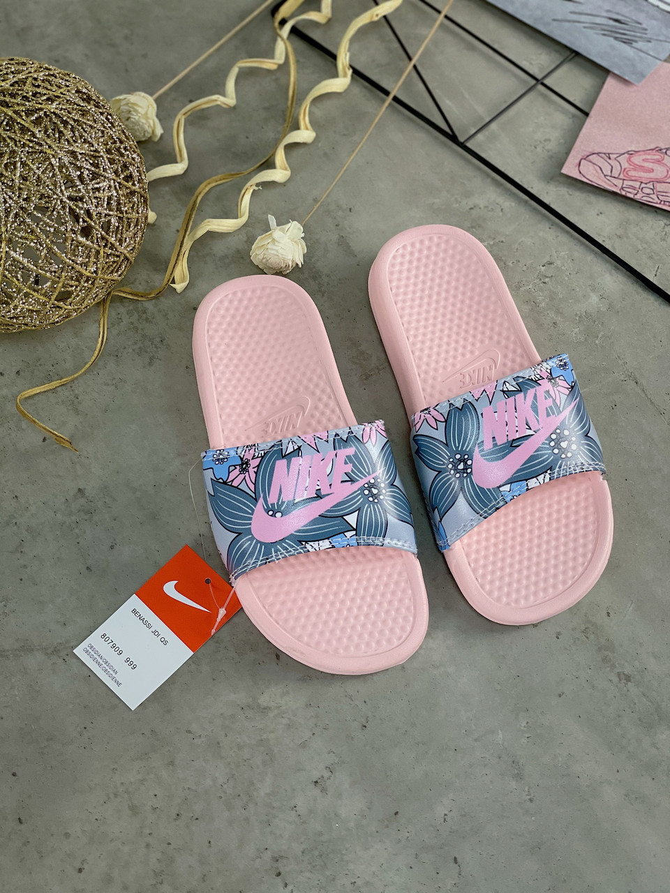 

Женские розовые сланцы Nike 40, Розовый