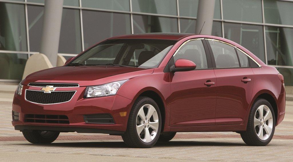 

Chevrolet Cruze 2009↗ гг. Верхняя окантовка стекол (для версии Sedan, нерж.) / Накладки на двери Шевроле Крузе