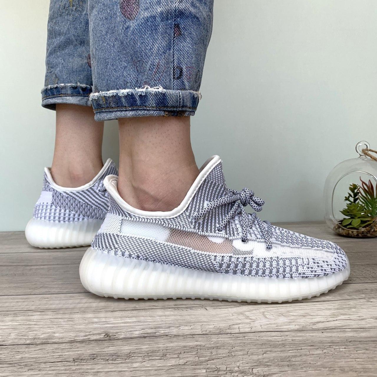 

Женские кроссовки Adidas Yeezy Boost 350 v2 White / Адидас Изи Буст 350 в2 Белые 37, Белый