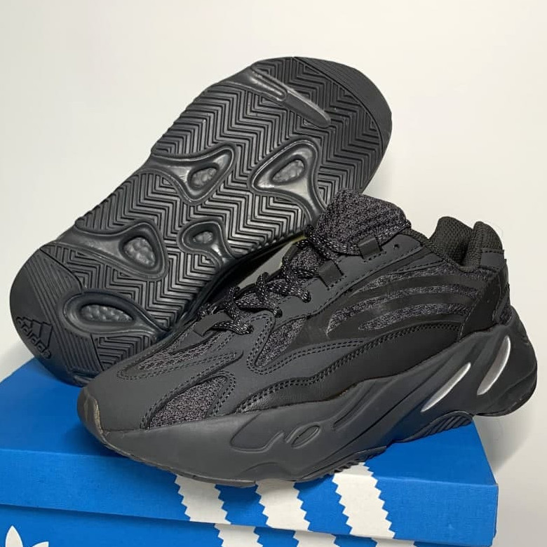 

Женские кроссовки в стиле Adidas Yeezy Boost 700, темно-серый, Вьетнам 38 (КД-4)м2