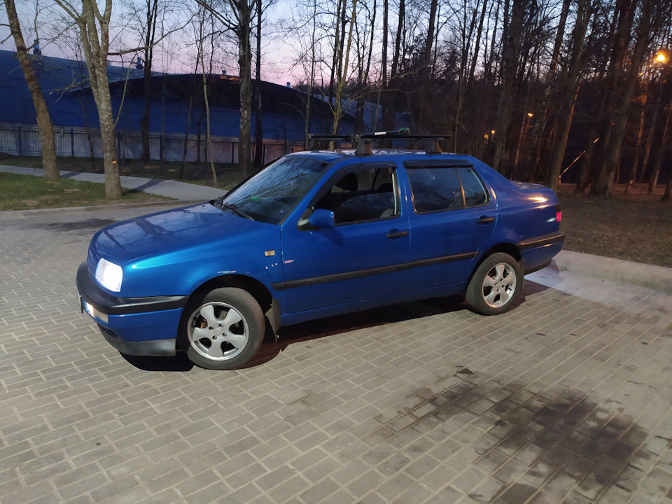 

Дефлекторы окон (ветровики) VW Vento Sd 1991-1998/Jetta III Sd 1992-1998 Cobra Tuning