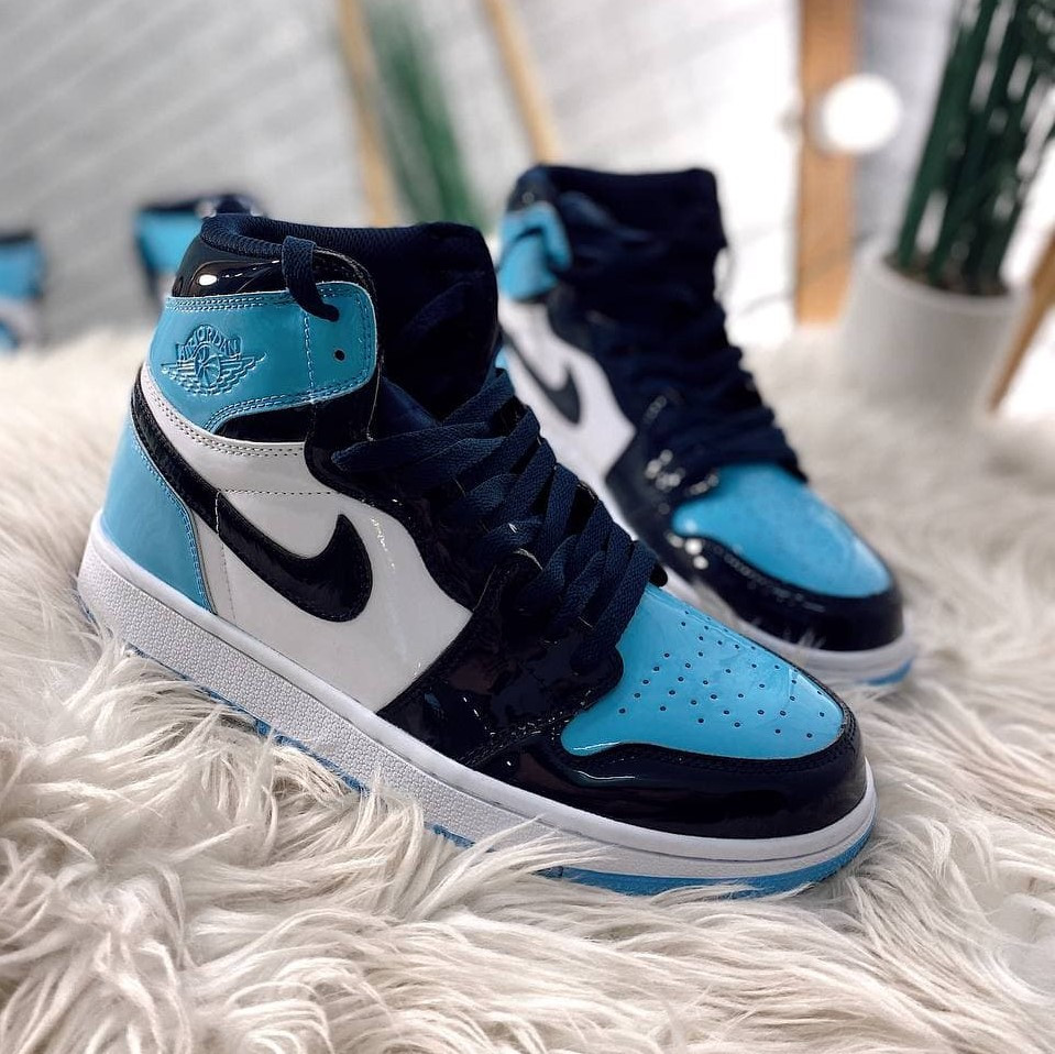 

Nike Air Jordan Retro 1 Blue Glow White | кроссовки мужские и женские; голубые/белые; осенние/весенние; найк 45, Голубой