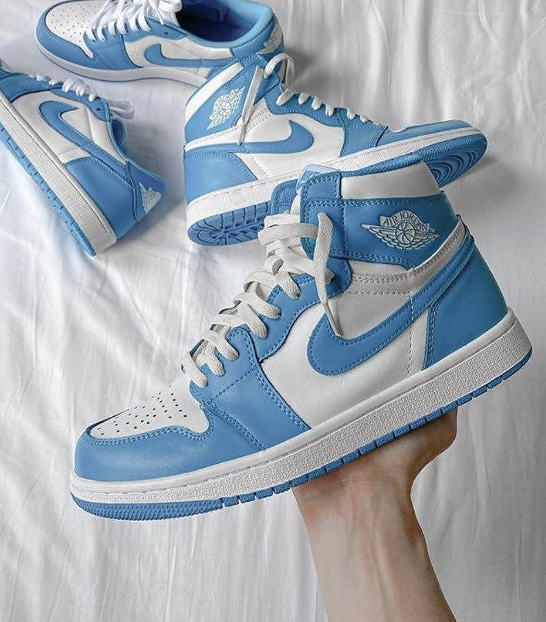 

Женские кроссовки Nike Air Jordan 1 Retro Hight Blue White / Найк Аир Джордан 1 Ретро Высокие Голубые Белые 40, Голубой