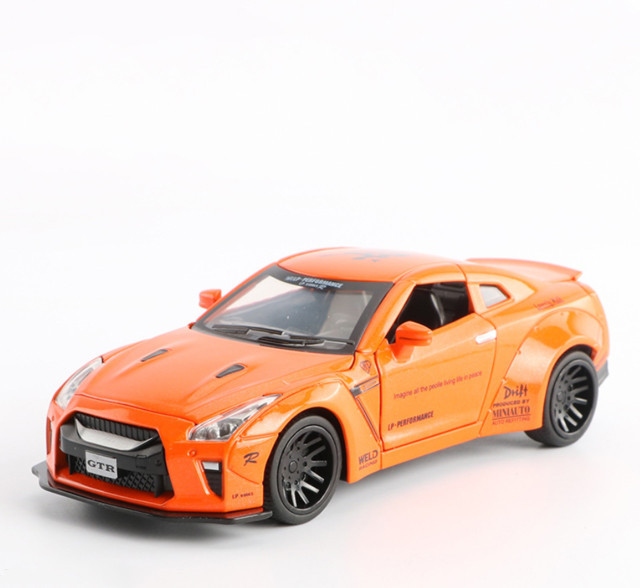 

Игрушечная машина Nissan GTR 7862 металлическая со звуковыми эффектами (Оранжевый)