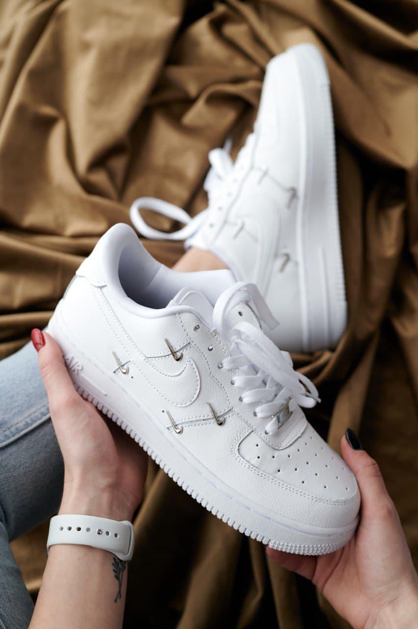 

Женские кроссовки Nike Air Force Metal Swoosh White / Найк Аир Форс Белый 39