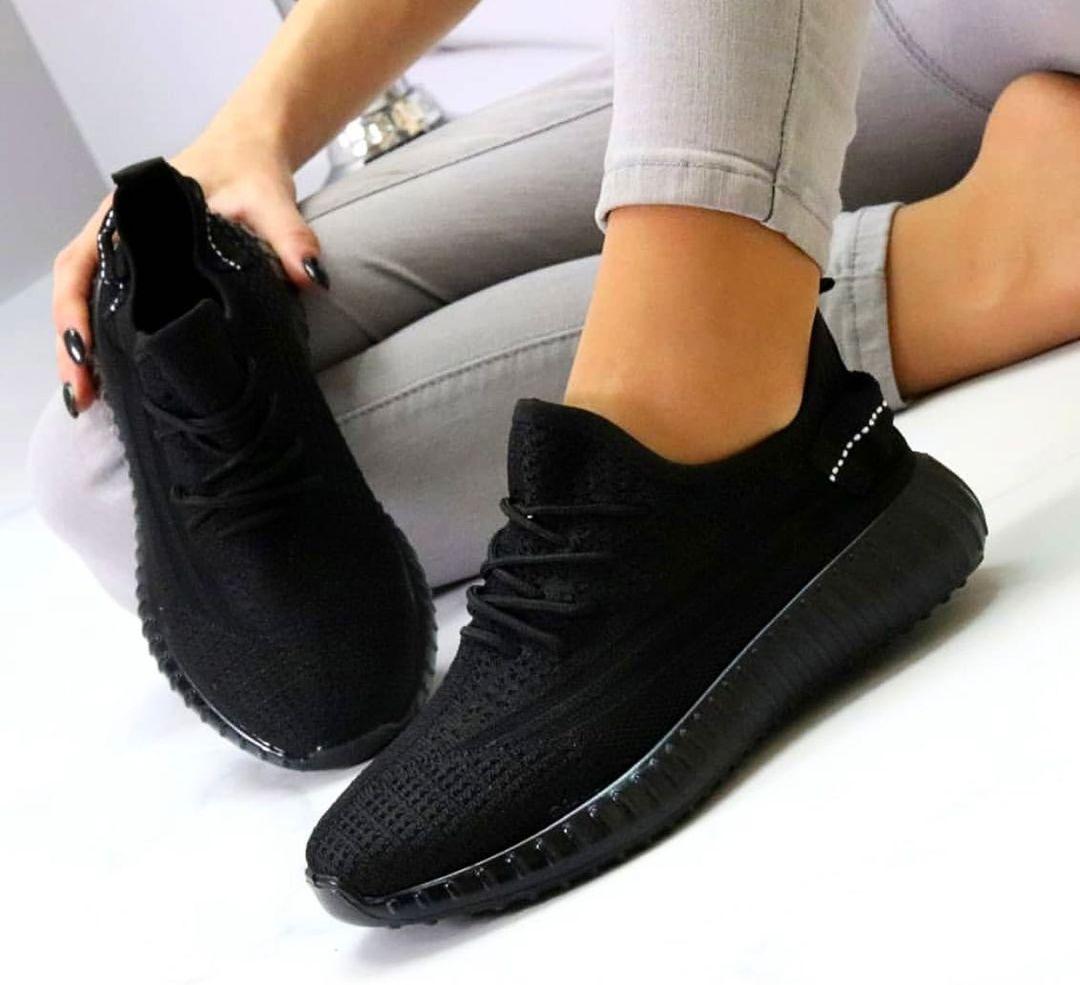 

Женские черные кроссовки adidas yeezy boost 350 Изи буст чорні жіночі кросівки ізі буст адидас