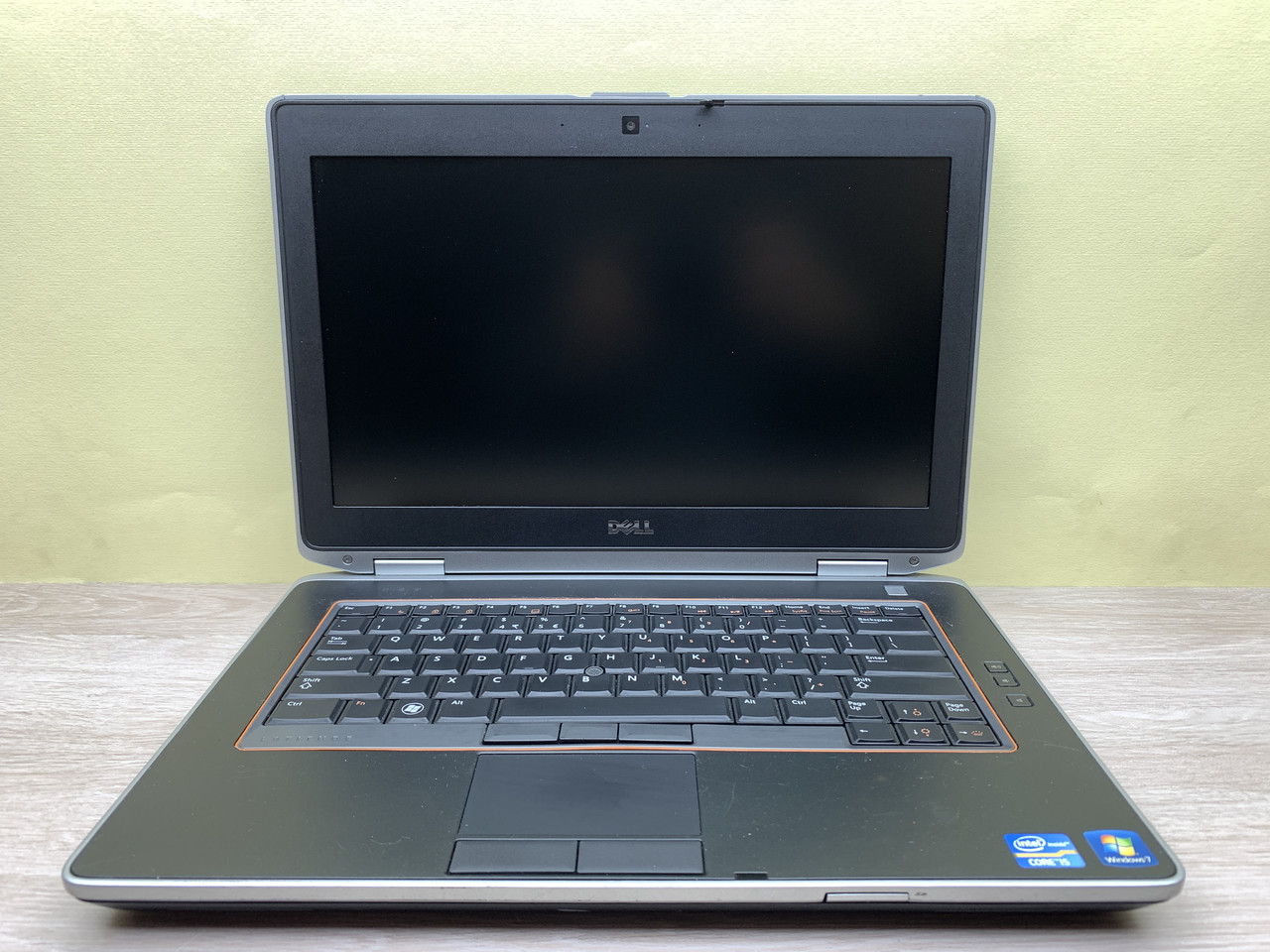 

Ноутбук Dell Latitude E6420 14.0 HD/ Core i5-2520m 2(4) 3.2GHz/ RAM 4Gb/ SSD 120Gb/ АКБ нет/ Сост. 7.5 Б/У, Серый