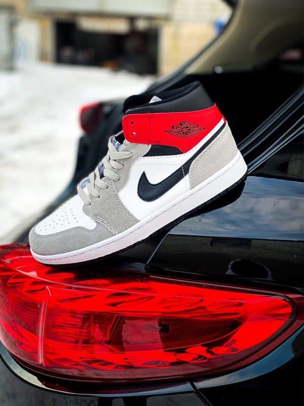 

Женские кроссовки Nike Air Jordan 1 Retro High Grey Red / Найк Аир Джордан 1 Ретро Высокие Серые Красные 39, Серый