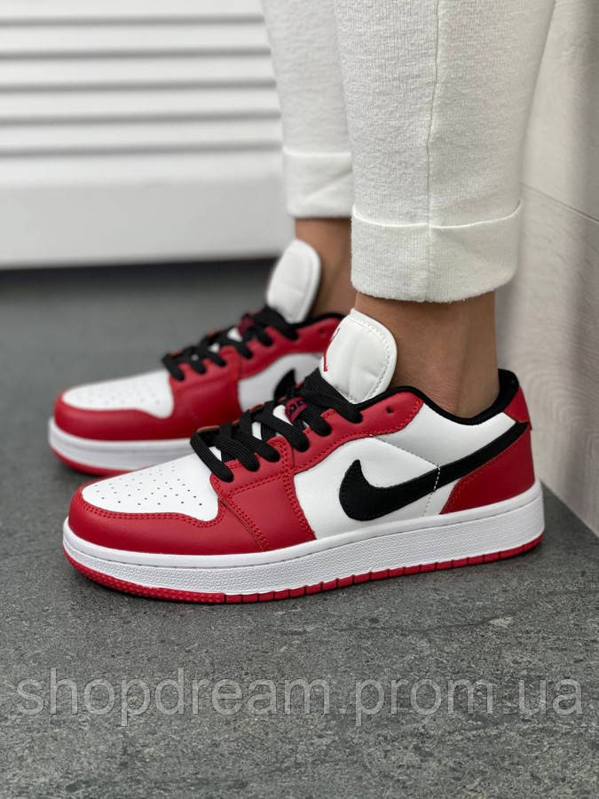 

Air Jordan 1 Low Red