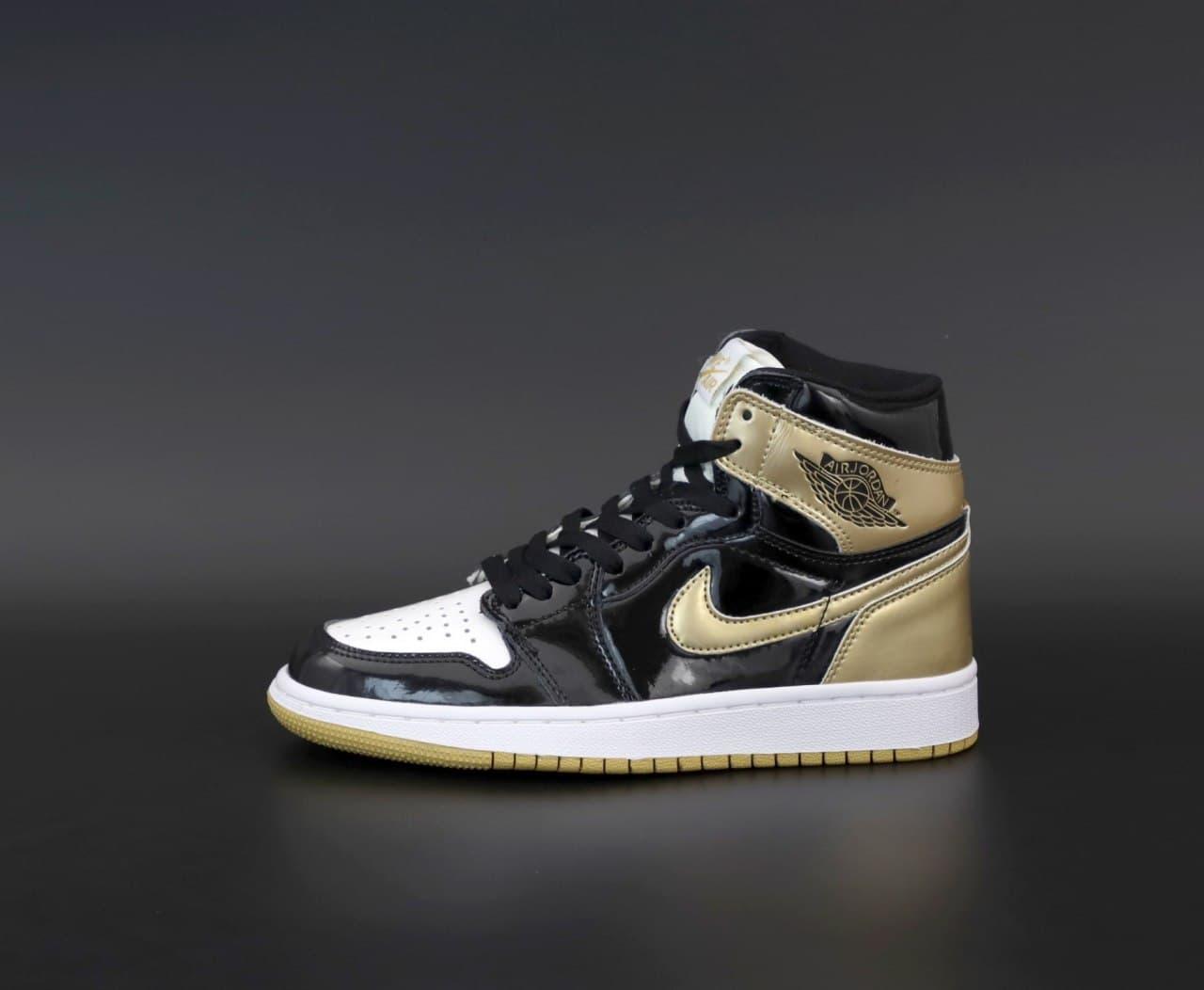 

Женские кроссовки Nike Air Jordan Retro 1 Black White Gold / Найк Аир Джордан Ретро 1 Черные Белые Золотистые, Черный