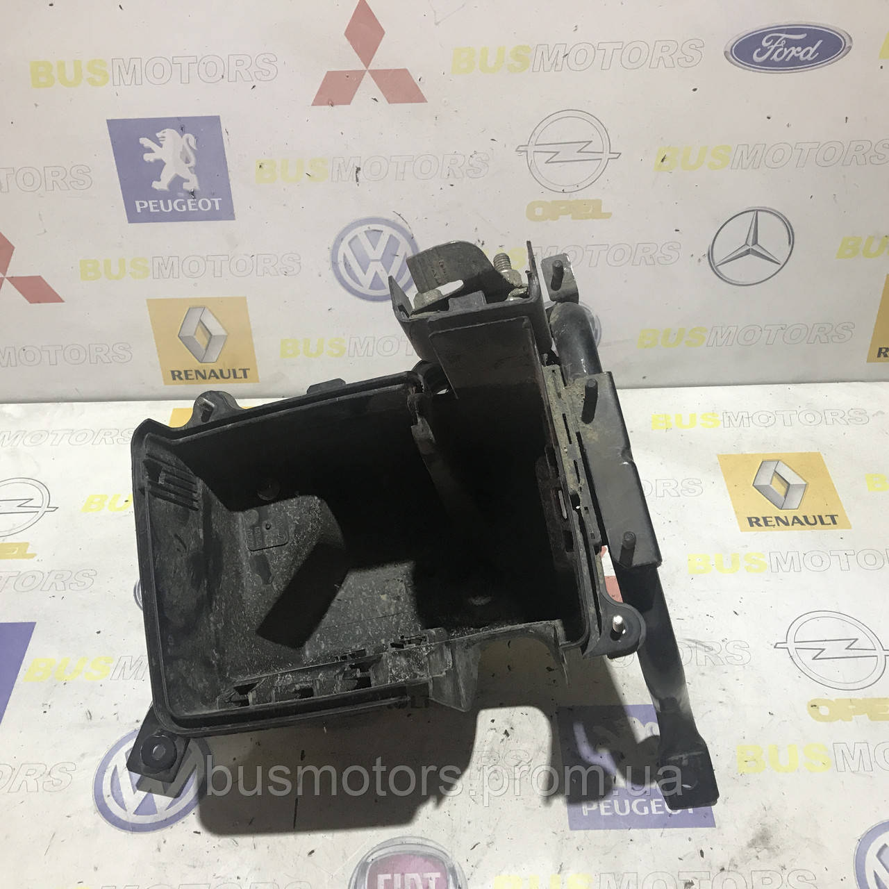 

Корпус блока предохранителей Peugeot Boxer 2006-2014 1345662080