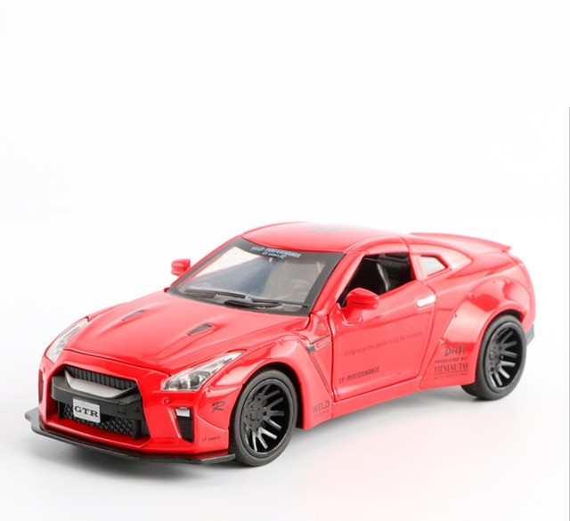 

Машина металлическая Nissan GTR 7862 со звуковыми эффектами (Red)