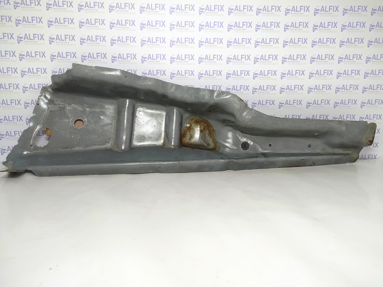 

Усилитель брызговика RH Lanos (шт.) Т-96306385 (шт.)