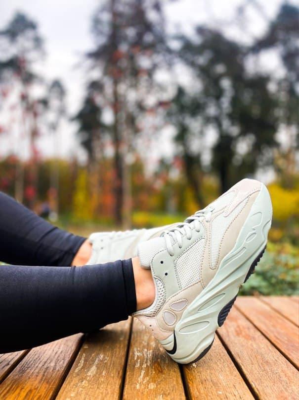 

Кроссовки женские Adidas Yeezy 700 Salt Grey. Стильные женские кроссовки мятного цвета., Бирюзовый