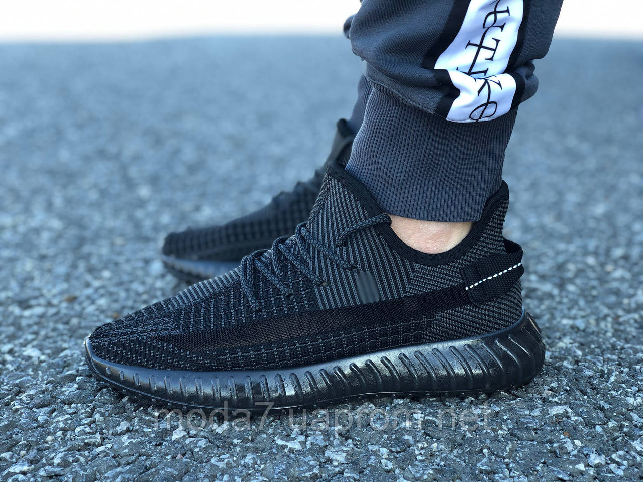 

Кроссовки мужские черные Adidas Yeezy Boost реплика, Черный