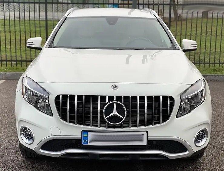 

Решетка радиатора Mercedes GLA X156 (18-19) стиль AMG GT Panamericana, Черный