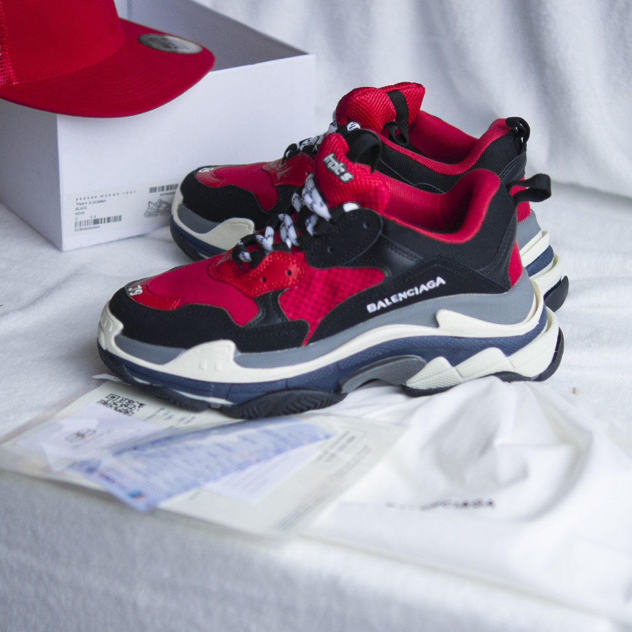 

Женские кроссовки Balenciaga Triple S Red/Black, Баленсиага Трипл С 41